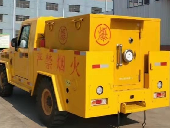 嘉定凯龙爆破器材运输车：保障爆破任务的安全运行